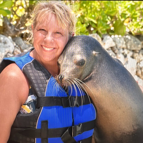 Meet your Posher, Meredith - Picture 3 of 5